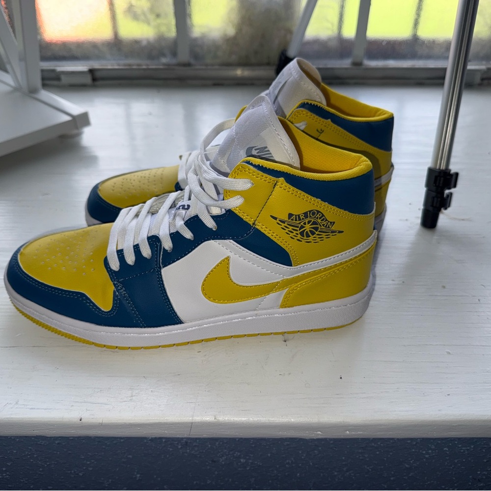 Jordan Sneakers - Yellow and Blue